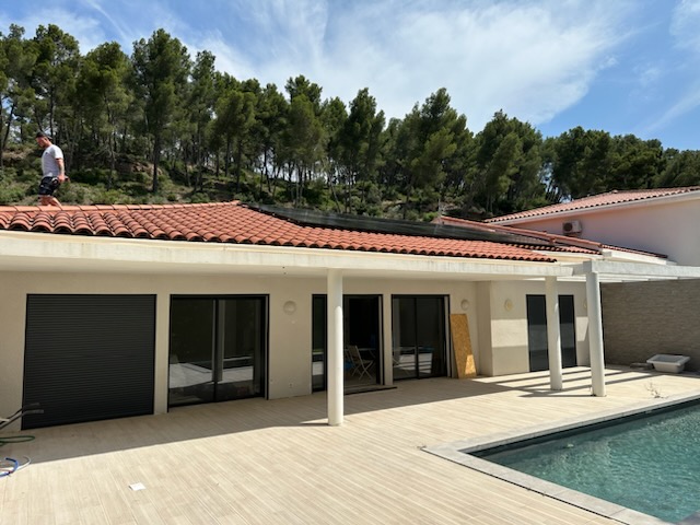 Installation Dual Sun avec micro onduleur emphase et comwatt pour la gestion d'énergie Solareno juin 2023